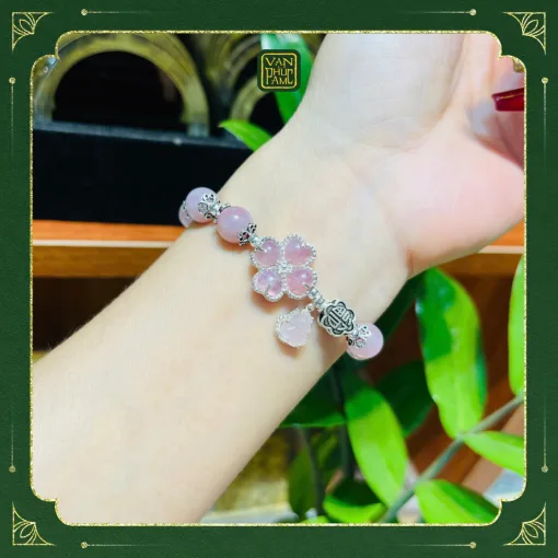Vòng Bạc Charm Thiết Kế Tinh Xảo Tôn Lên Vẻ Đẹp Sang Trọng